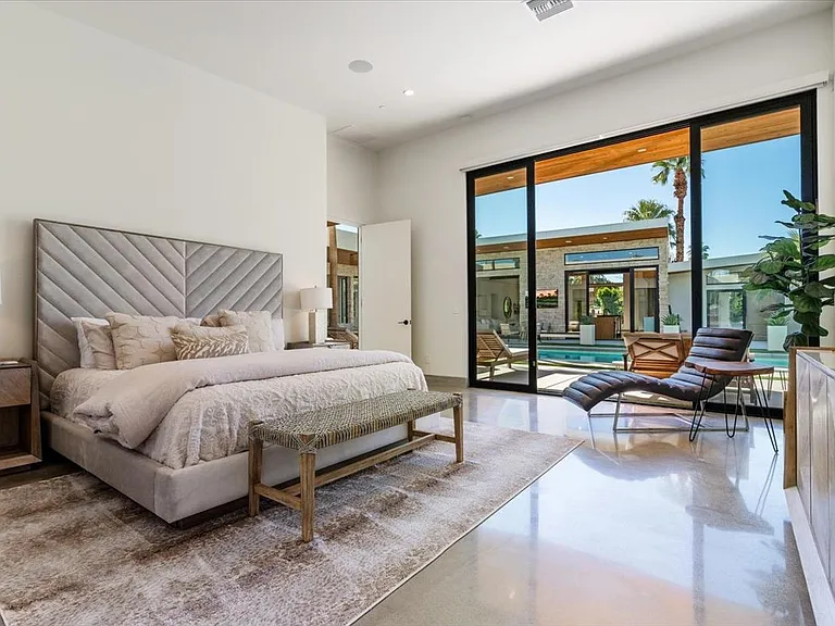 524 E Miraleste Ct — Photo 36