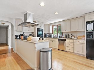 35 McKenney Cir UNIT 1, Andover, MA 01810