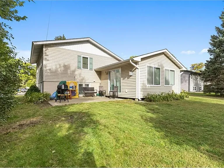 16546 Foliage Ave — Photo 24