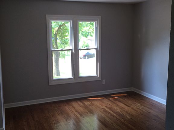 4th image of 9316 S Sherwood Dr