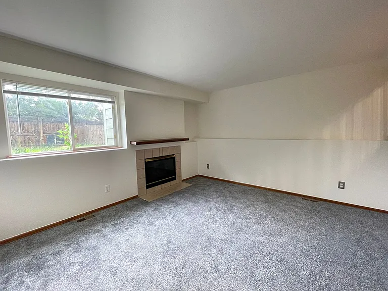 1331 W 132nd Pl — Photo 16