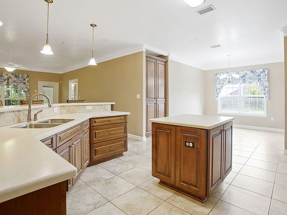 4th image of 3848 Throne Ct