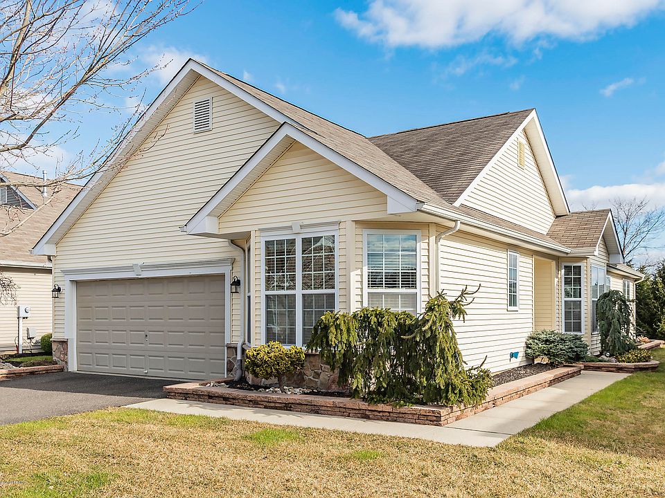 1st image of 47 Enclave Blvd