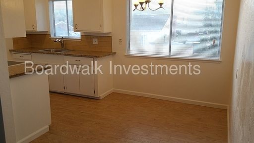 3rd image of 427 San Anselmo Ave N APT 2