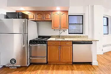 Rented by Coldwell Banker Warburg