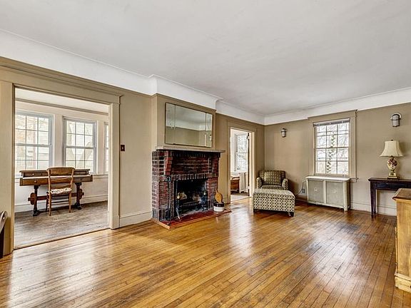 5th image of 59 Alden Ave
