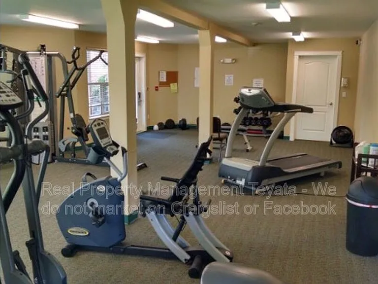 259 W Bakerview Rd #C401 — Photo 20