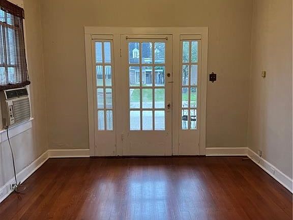 2nd image of 109 Metairie Ct