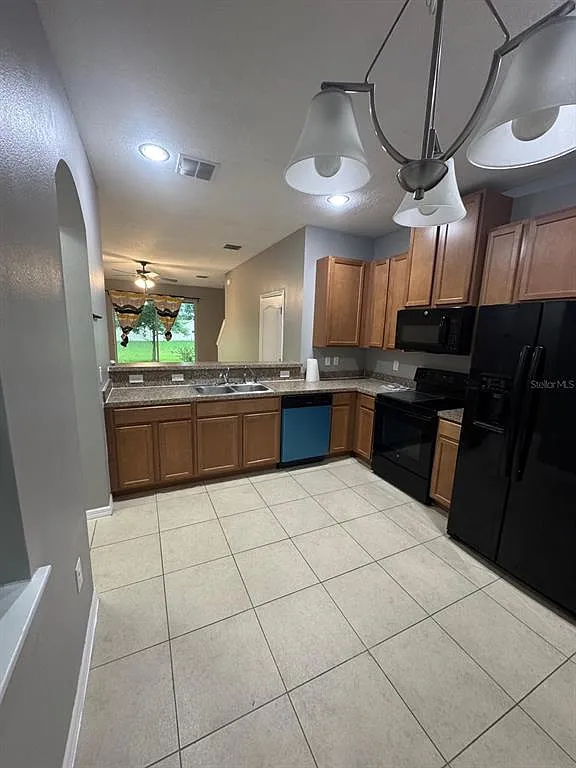3 bed, 2.5 bath, 1536 sqft, $1,950 — Photo 3