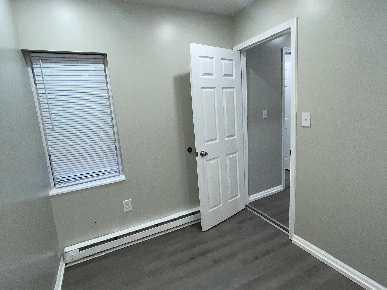 6541 Regent St — Photo 2