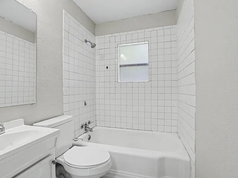 221 W Taylor St — Photo 11