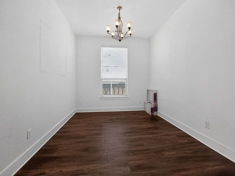 1104 Saratoga Rd — Photo 15