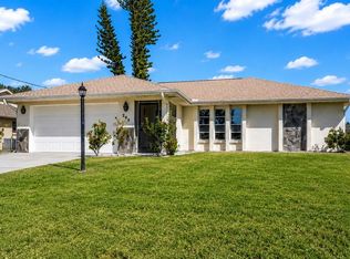 285 Mark Twain Ln, Rotonda West, FL 33947