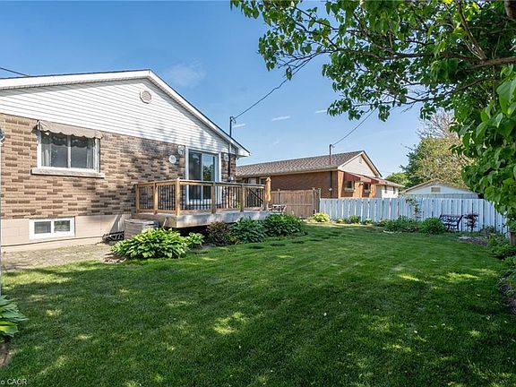 2nd image of 20 Cardinal Dr
