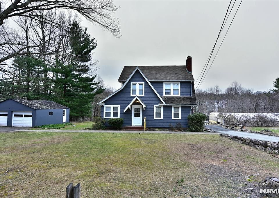 1st image of 182 Airmont Ave