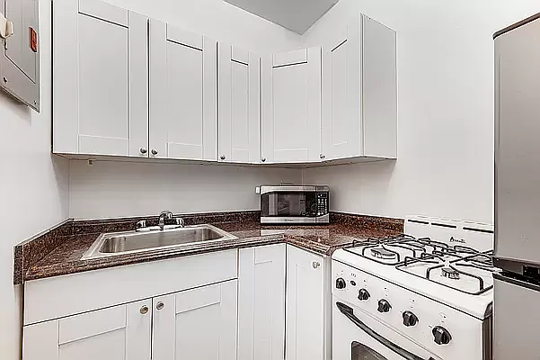 Rented by REAL New York | media 5