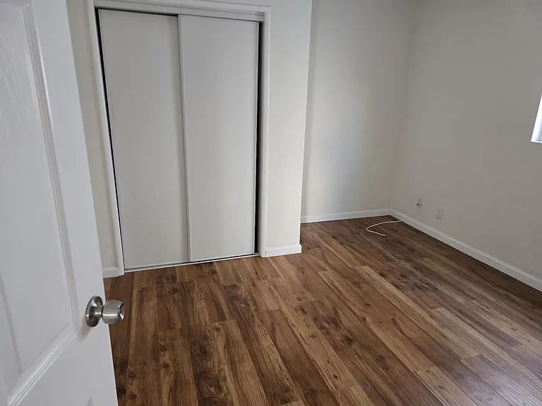 2611 Mathews Ave #5 — Photo 7