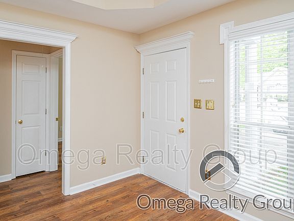4th image of 125 Hidden Creek Cir