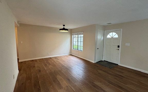 3rd image of 3578 Seahorn Cir