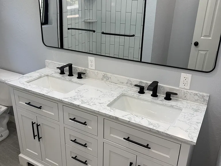 408 W Pierce St — Photo 4