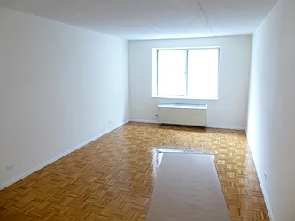 Rented by Siderow Residential Group