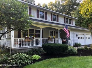 10 Bear Cub Xing, Saratoga Springs, NY 12866