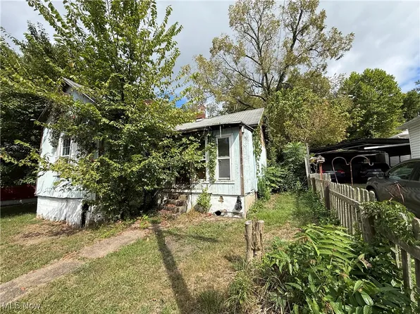 54980 Maple Ave, Bridgeport, OH 43912