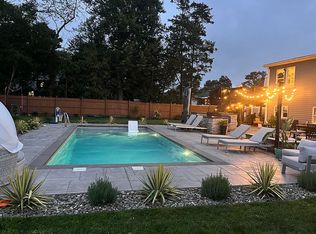 17 Largo Ln, Clark, NJ 07066