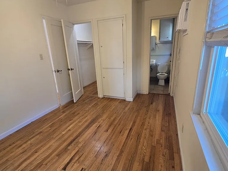 2512 O St #8 — Photo 9