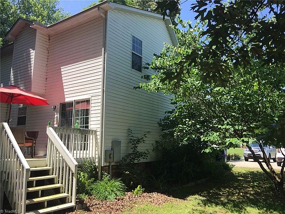 4th image of 838 Charter Oaks Dr