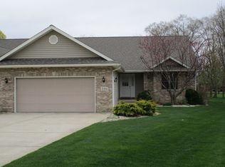 106 Golfview Ct, Sandwich, IL 60548