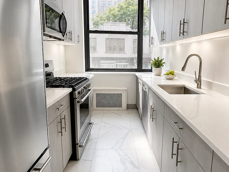 1129 Lexington Ave #1 — Photo 7