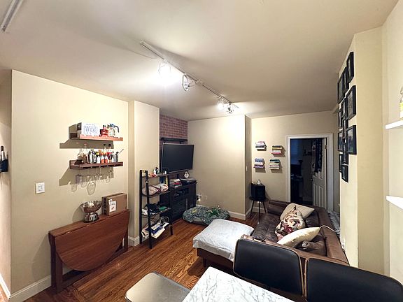 4th image of 210 W 16th St APT 1G