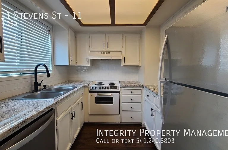1111 Stevens St #11 — Photo 8