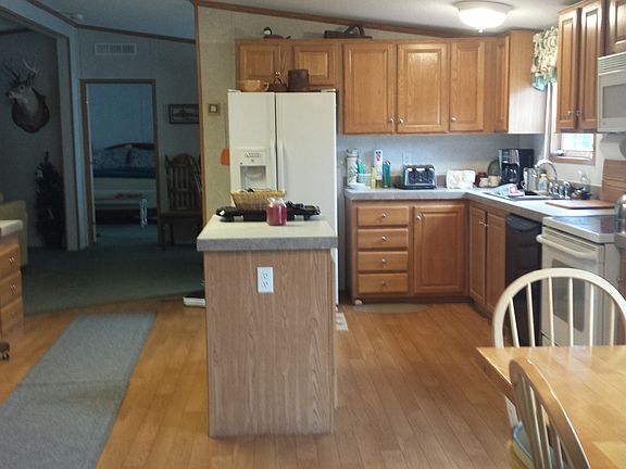 Eat in Kitchen w/Work Island