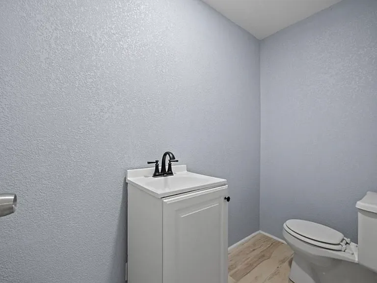 1515 S Home Ave — Photo 3