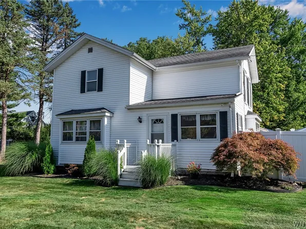 6889 Sand Hill Rd, Akron, NY 14001