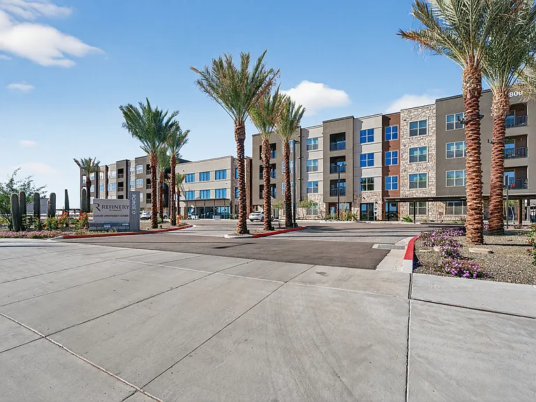 Refinery at Pointe17 — Photo 32