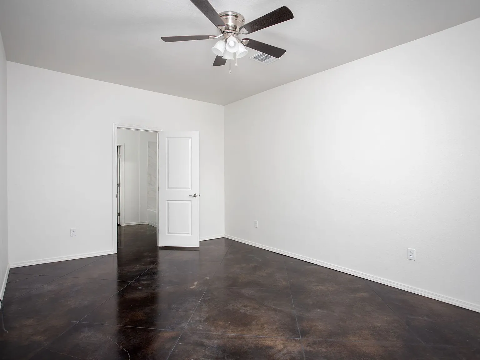Stunning New 3/2 Townhomes — Photo 3