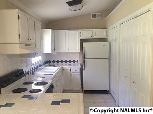 4th image of 15113 Balsam Dr SE