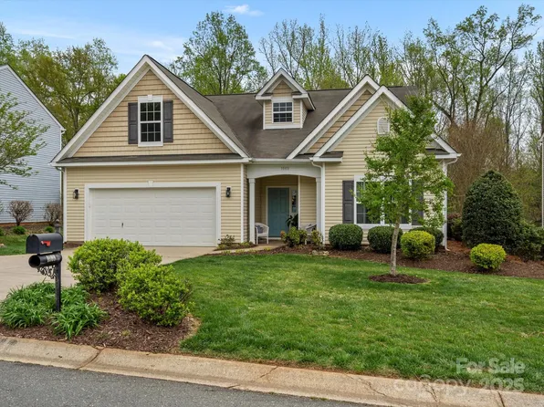 1669 Beleek Ridge Ln, Clover, SC 29710