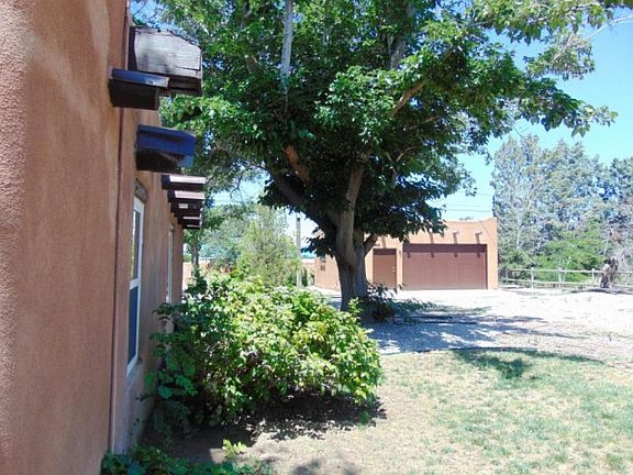 5th image of 601 Mesilla St NE