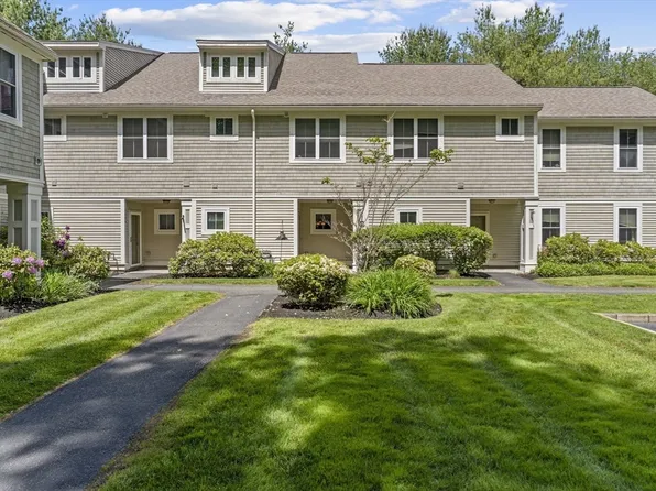 1605 Catalpa Dr Unit 1605, North Andover, MA 01845