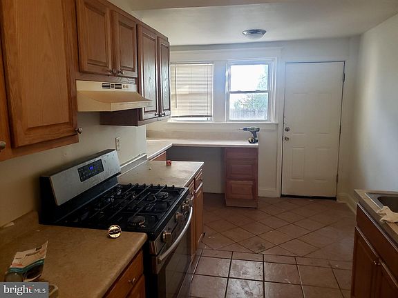 4th image of 2616 N Market St