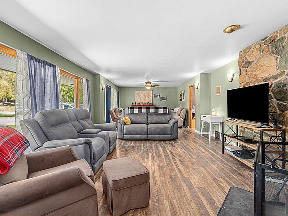 5th image of 305 Bockman Rd