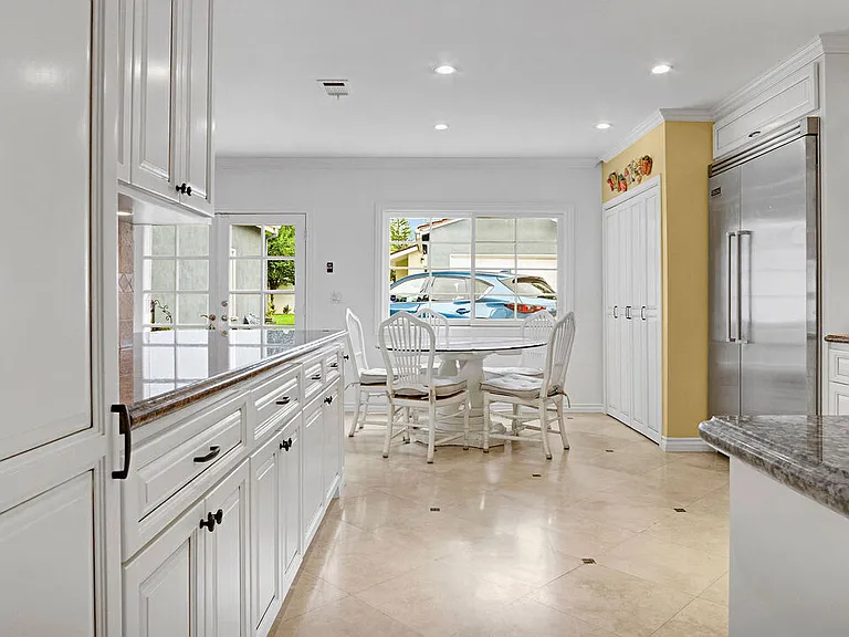 2545 Sycamore Dr — Photo 10