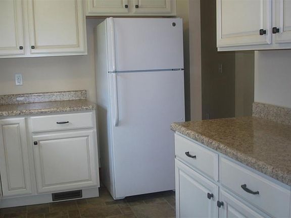 3rd image of 1033 W Hubbard Ave