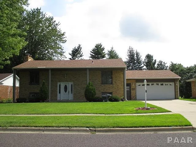 711 Stratford Dr photo 1