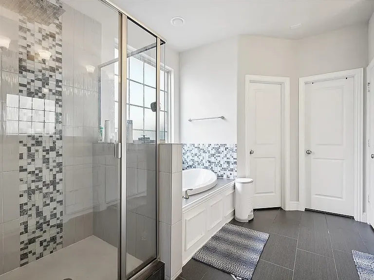 5012 Engleswood Trl — Photo 19