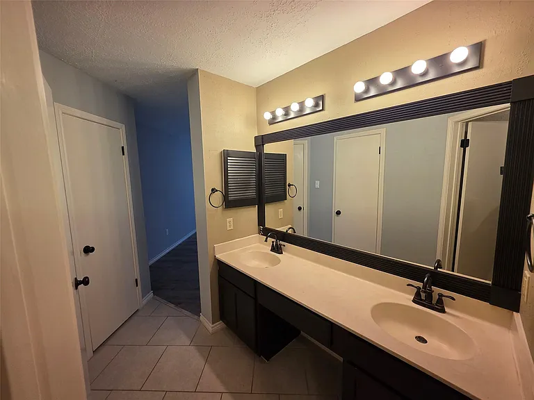 8607 Knoll Forest Dr — Photo 6